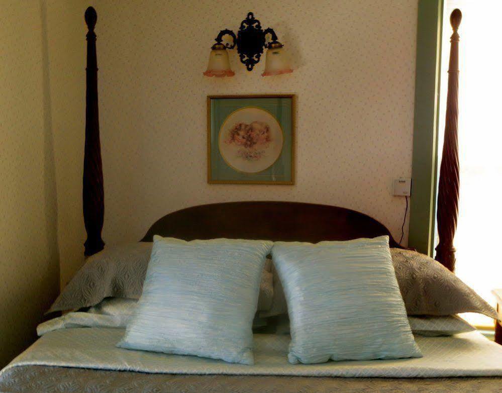 Carriage House Bed & Breakfast Winona Kültér fotó