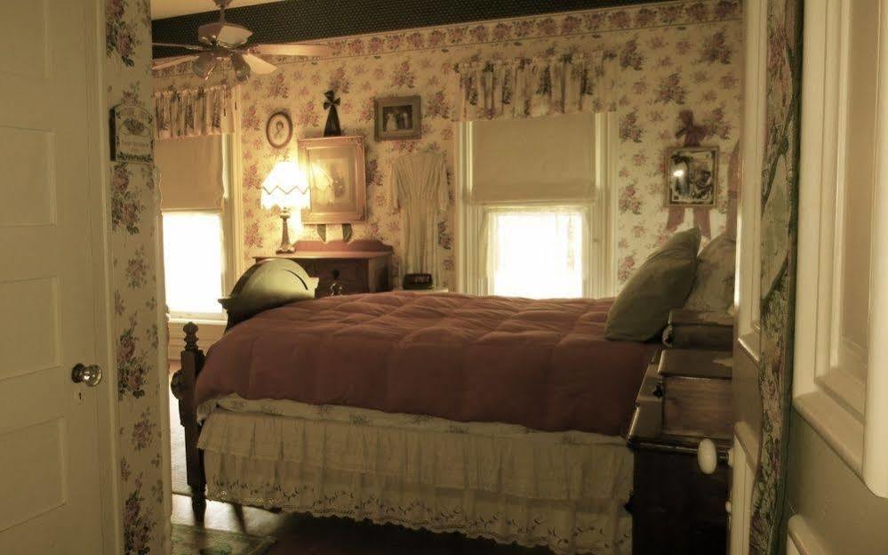Carriage House Bed & Breakfast Winona Kültér fotó